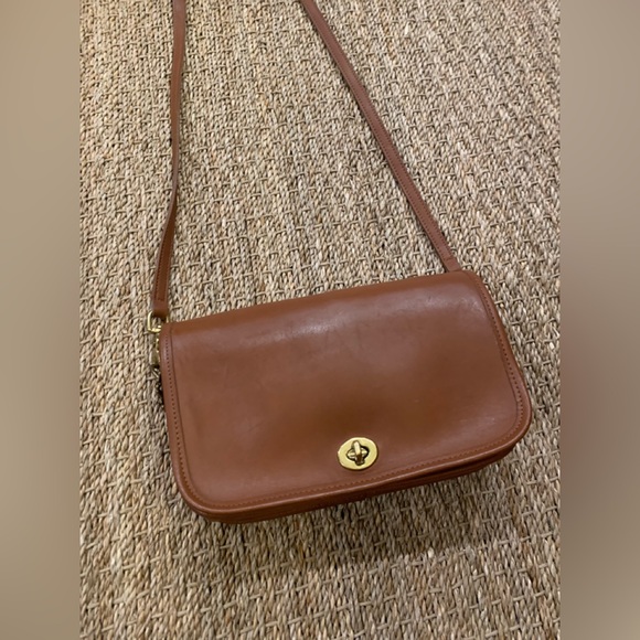 Coach Vintage Crossbody Purse - Picture 2 of 16